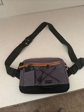 Men's Grey Crossbody Sling Bag with Black Trim